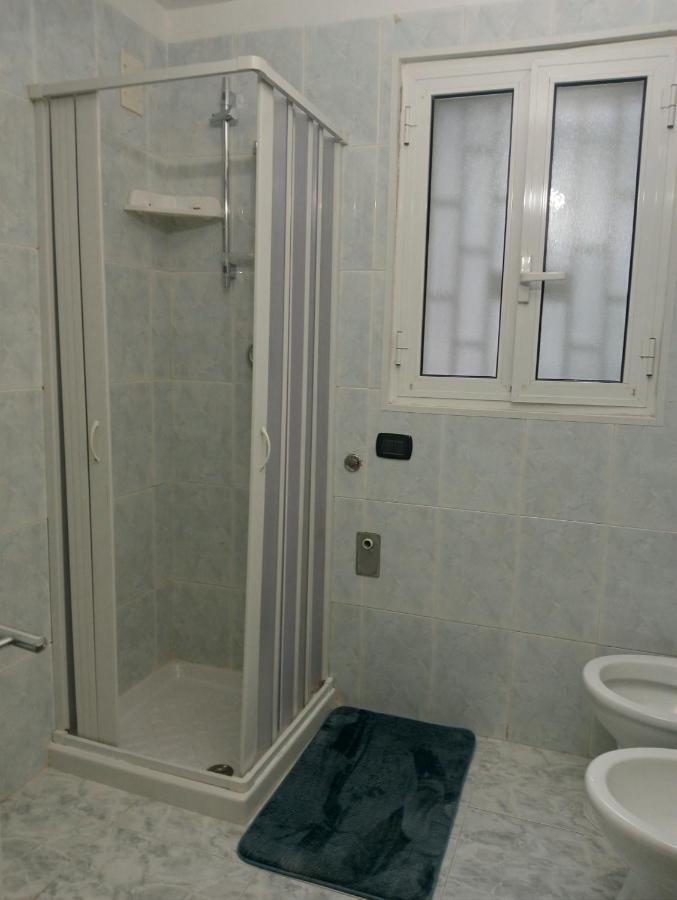 Fra Sole E Stelle Apartment Bari Bagian luar foto
