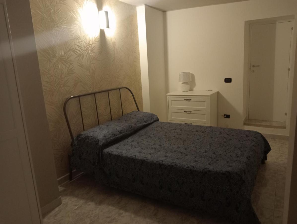 Fra Sole E Stelle Apartment Bari Bagian luar foto
