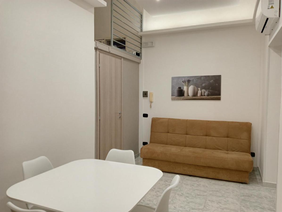 Fra Sole E Stelle Apartment Bari Bagian luar foto