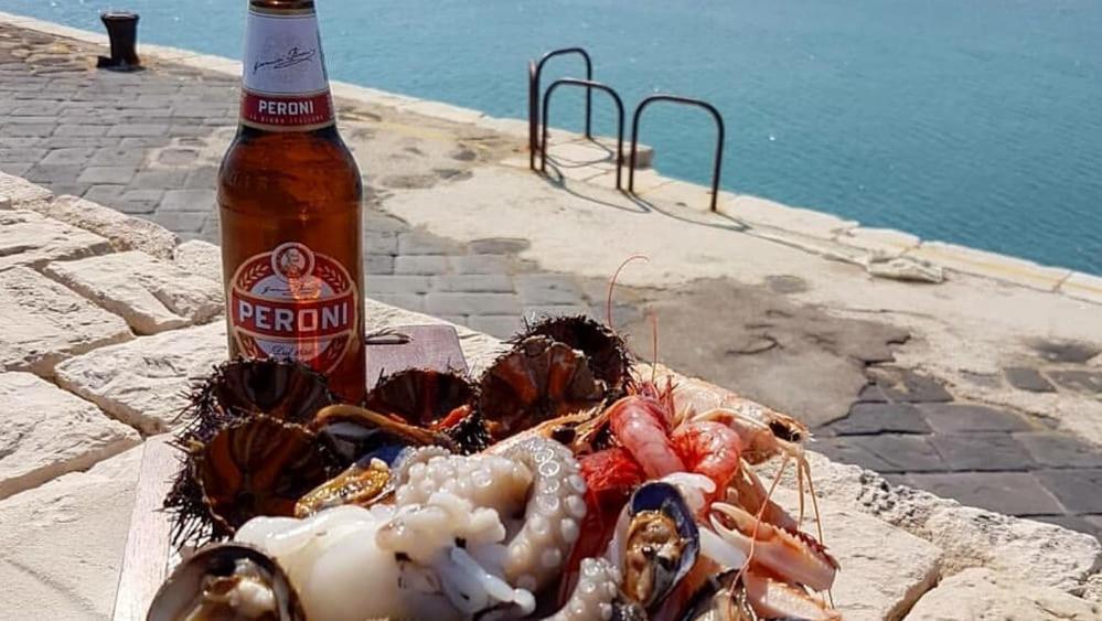 Fra Sole E Stelle Apartment Bari Bagian luar foto
