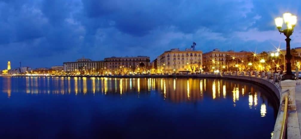Fra Sole E Stelle Apartment Bari Bagian luar foto