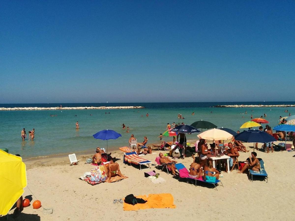 Fra Sole E Stelle Apartment Bari Bagian luar foto