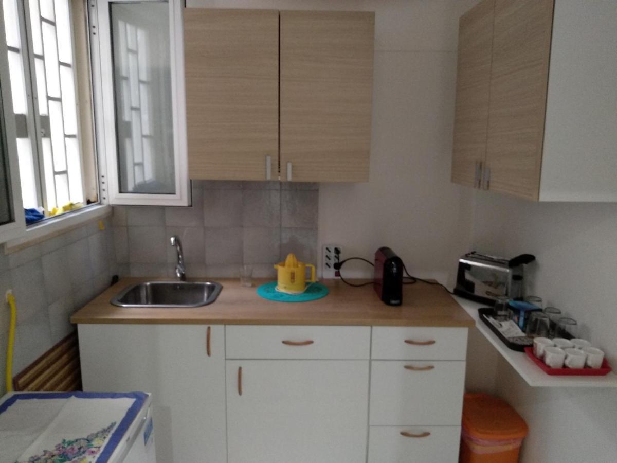 Fra Sole E Stelle Apartment Bari Bagian luar foto